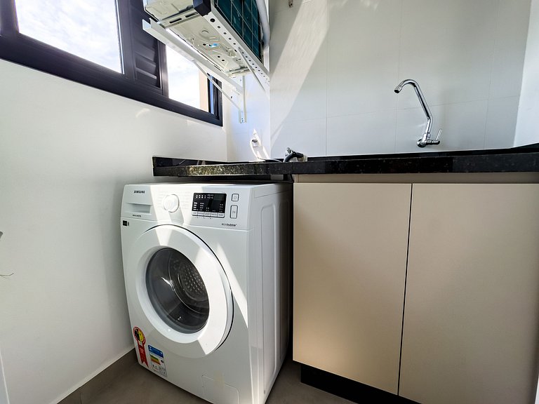 Flat ate 3 pessoas/ prédio com piscina