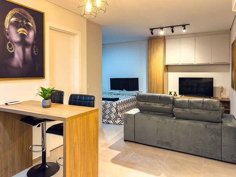 Flat aconchegante, ótima localização/ com piscina