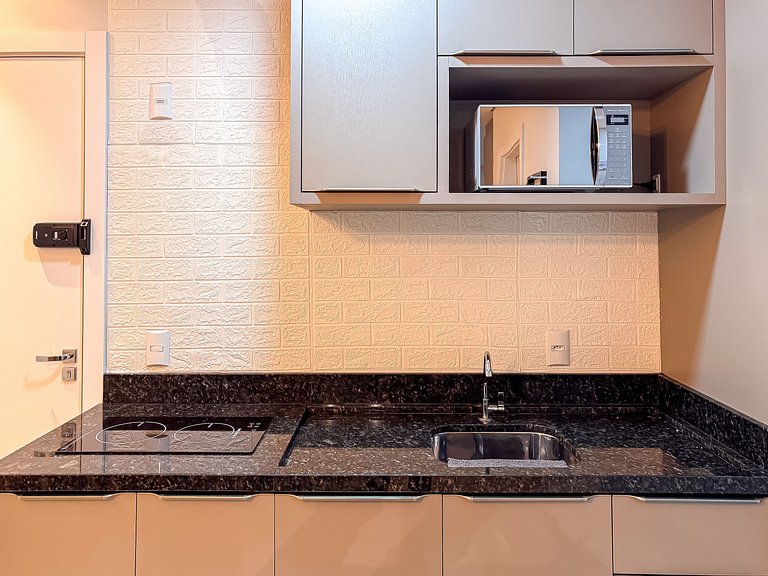 Studio prático, confortável e bem localizado