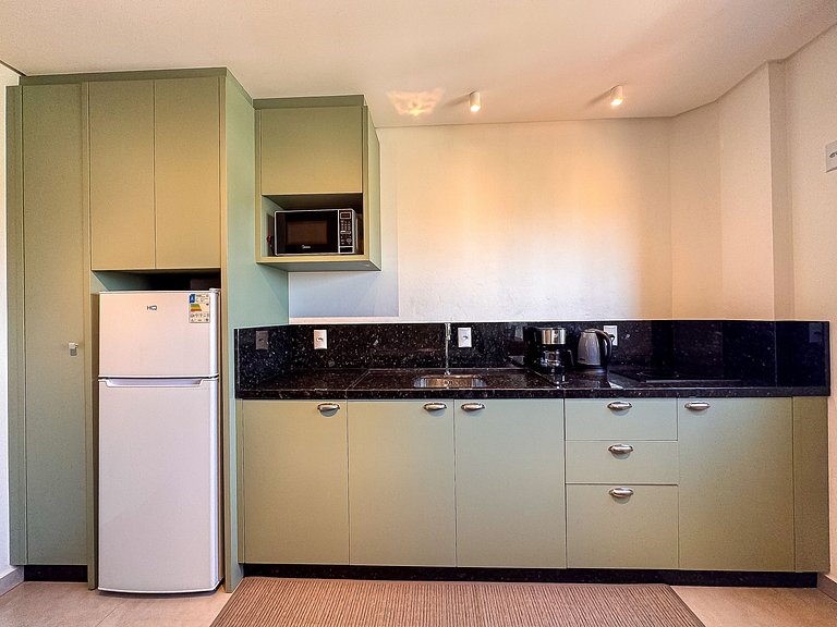 Studio Completo com Garagem | Ar-cond | Wi-Fi