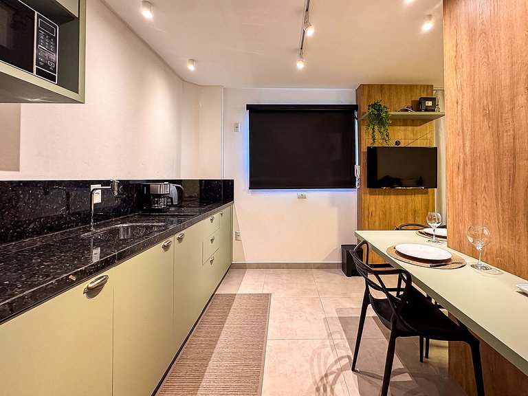 Studio Completo com Garagem | Ar-cond | Wi-Fi