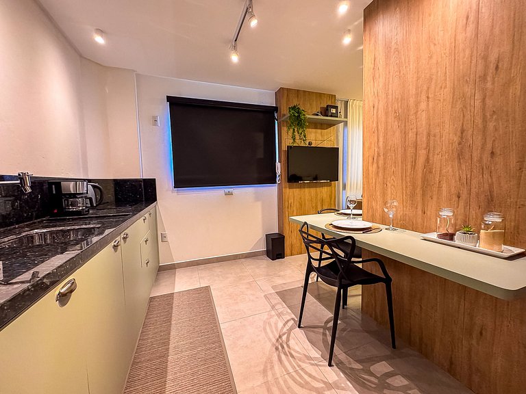 Studio Completo com Garagem | Ar-cond | Wi-Fi