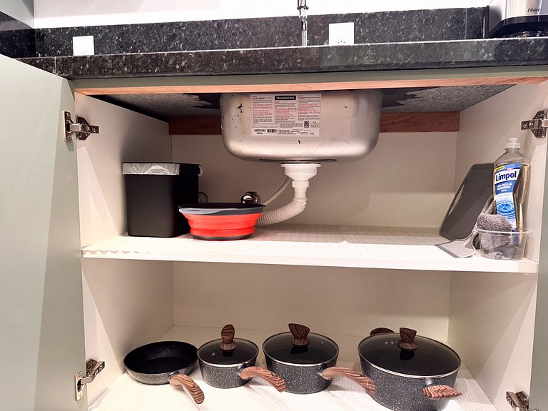 Studio Completo com Garagem | Ar-cond | Wi-Fi