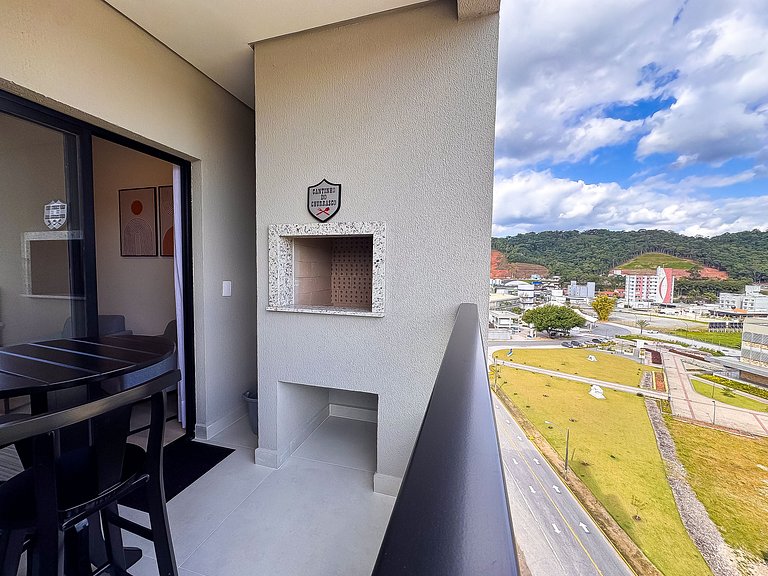 Apto com 1 quarto e sacada com churrasqueira