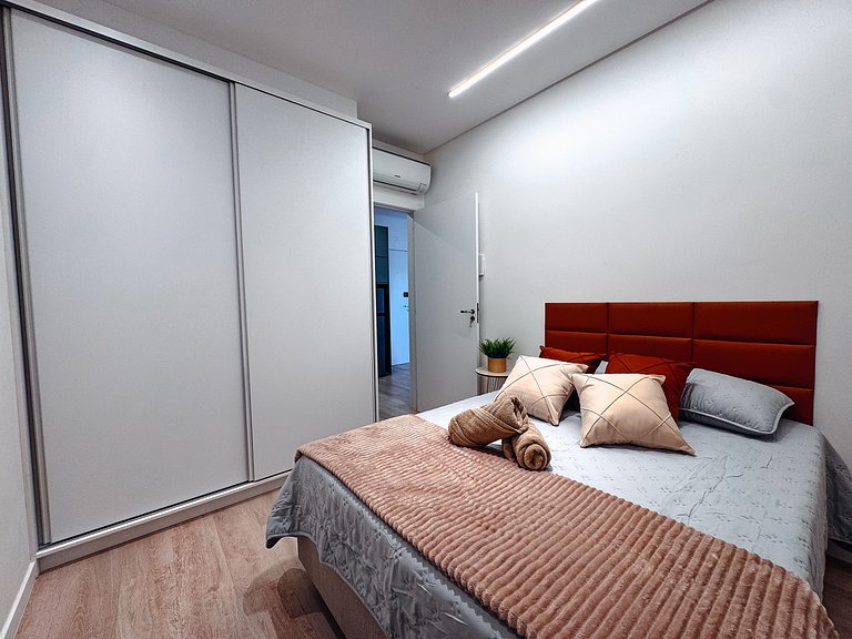 Apto com 1 quarto e sacada com churrasqueira