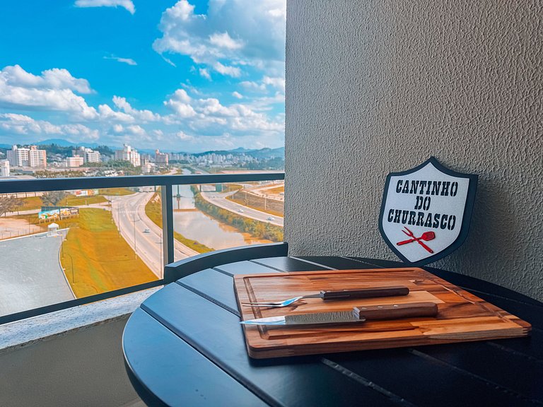 Apto com 1 quarto e sacada com churrasqueira