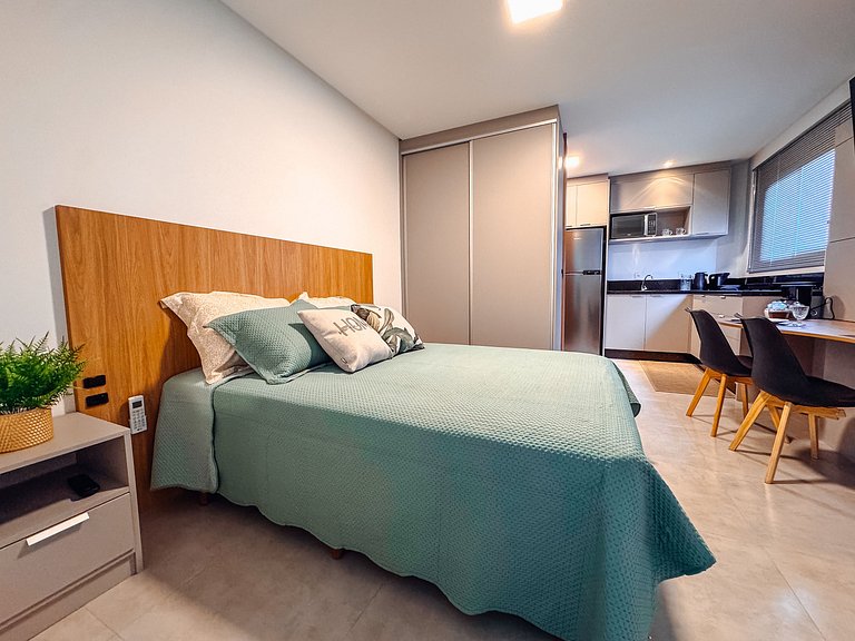Studio completo c/ Piscina ,prox faculdade