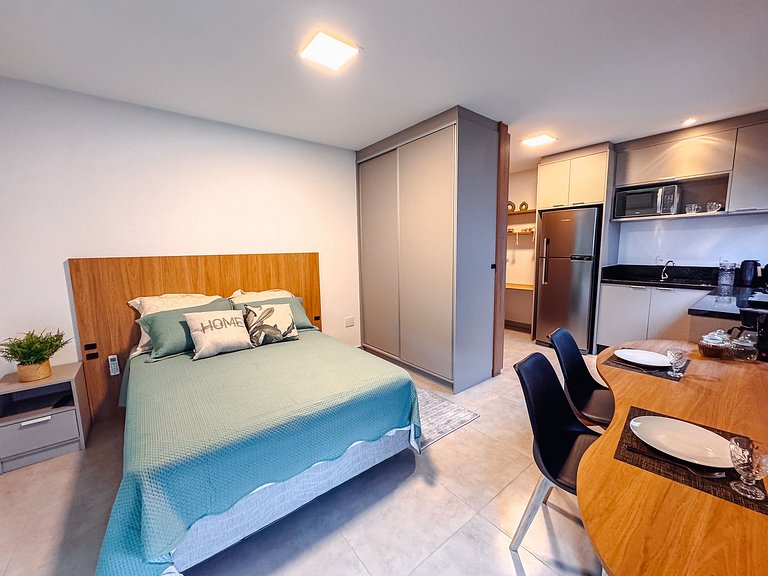 Studio completo c/ Piscina ,prox faculdade