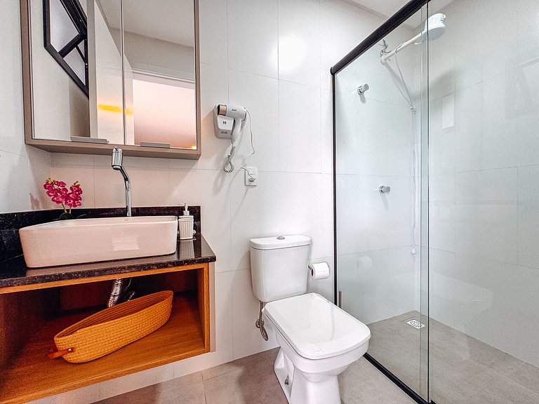 Studio completo c/ Piscina ,prox faculdade
