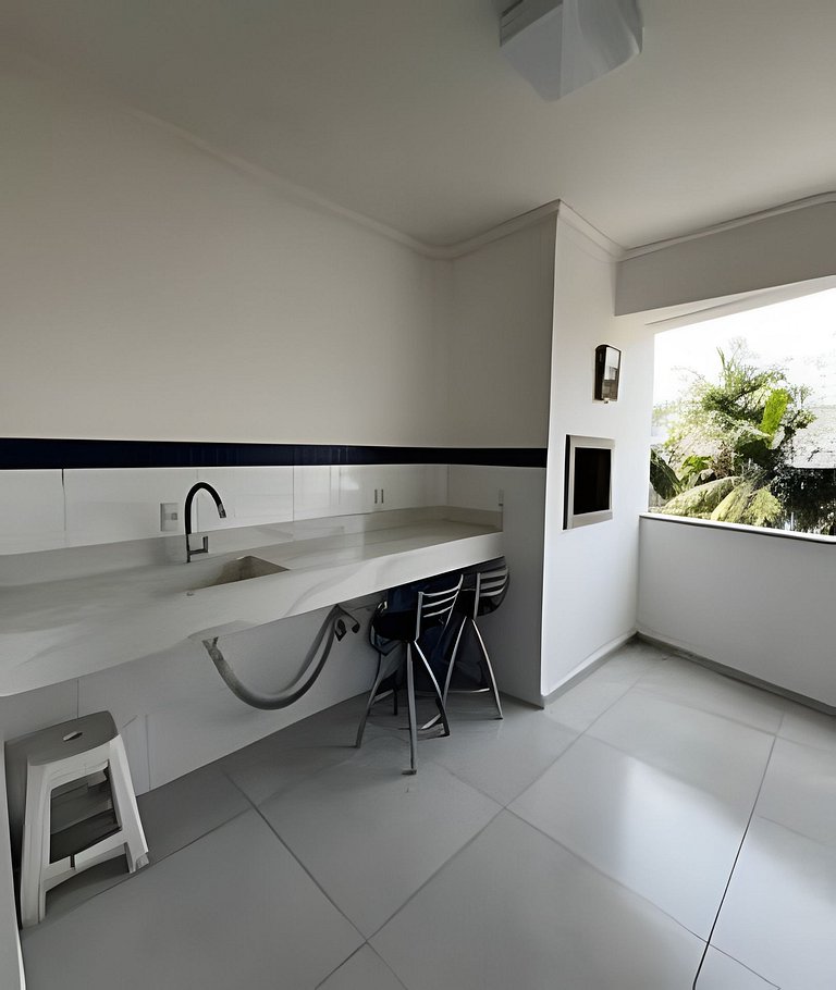 Apto completo p/ até 5 pessoas – perto do Centro