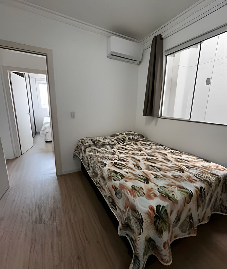 Apto completo p/ até 5 pessoas – perto do Centro