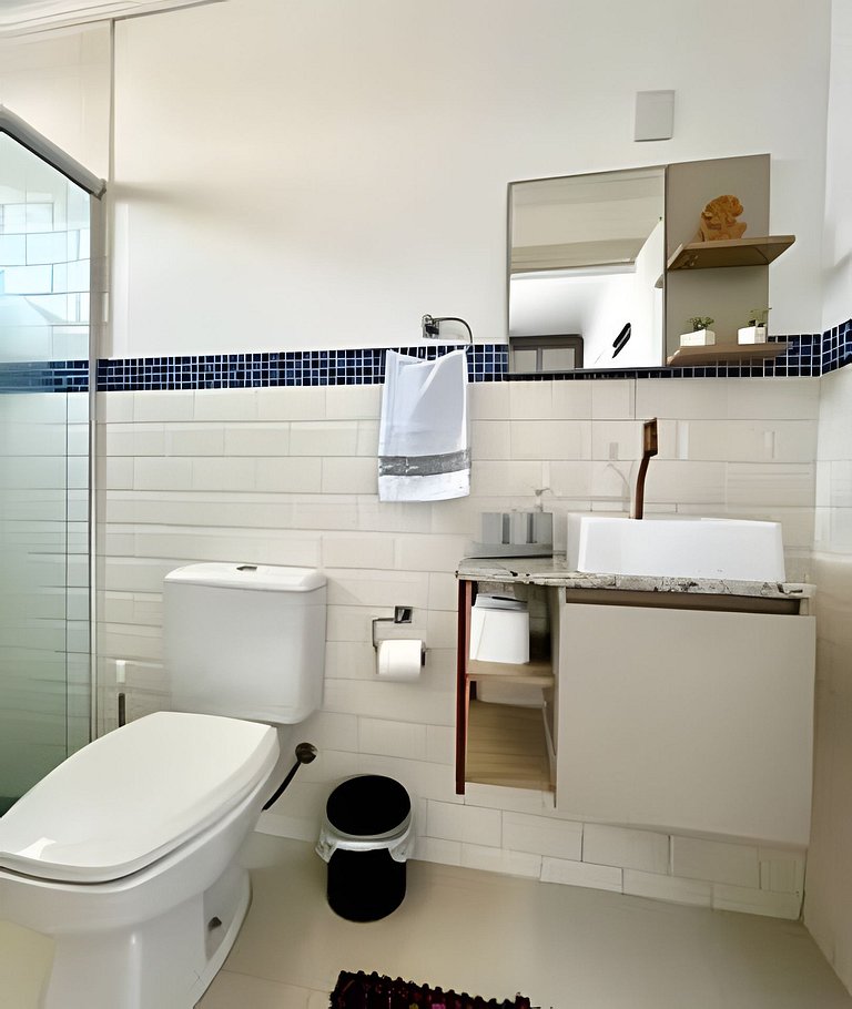 Apto completo p/ até 5 pessoas – perto do Centro