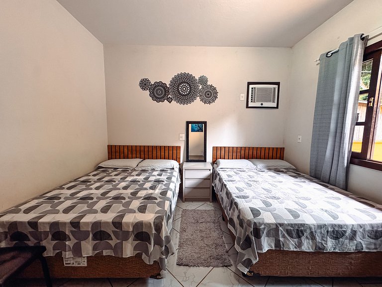 Casa espaçosa com churrasqueira