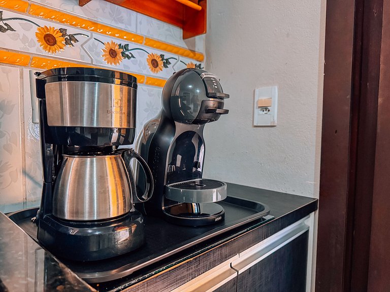 Casa com área gourmet, acomoda até 10 pessoas