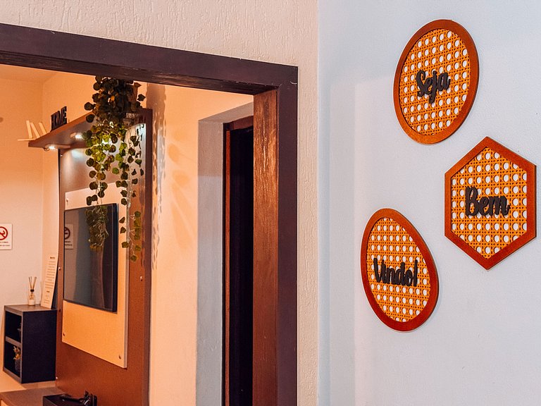 Casa com área gourmet, acomoda até 10 pessoas