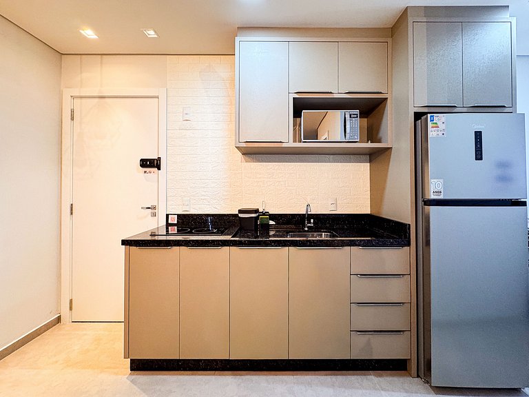 Studio prático, confortável e bem localizado