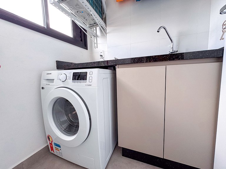 Flat ate 3 pessoas/ prédio com piscina