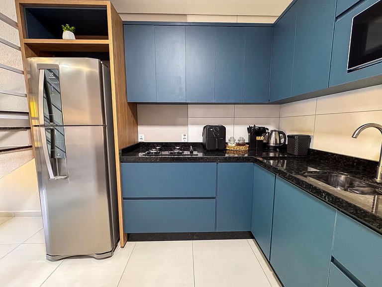 Casa c/ 2 Suítes, Churrasqueira/ Próx. Shoppings