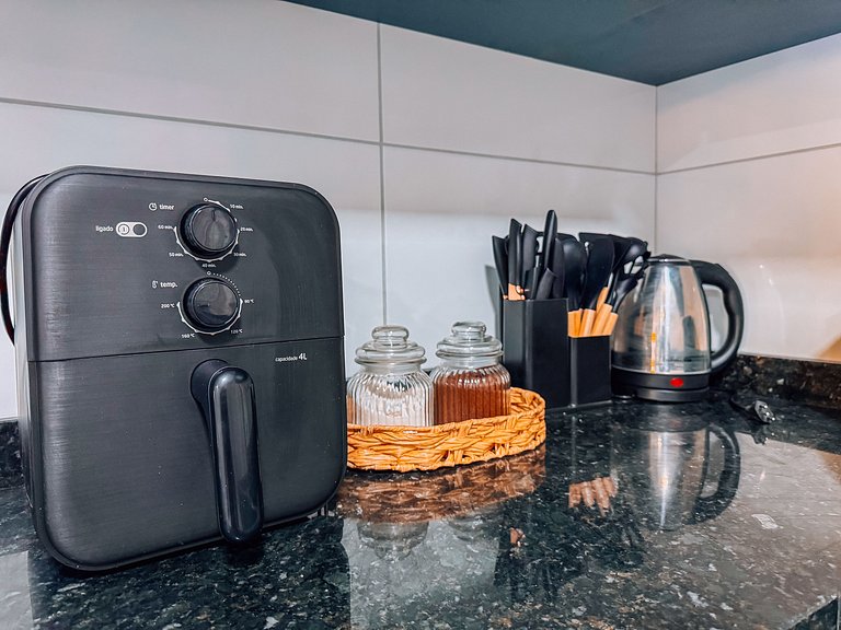 Casa c/ 2 Suítes, Churrasqueira/ Próx. Shoppings