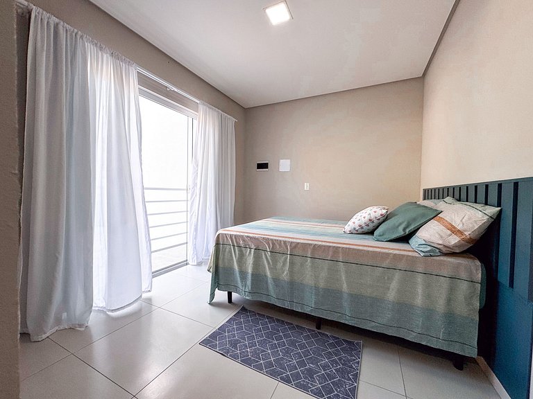 Casa c/ 2 Suítes, Churrasqueira/ Próx. Shoppings