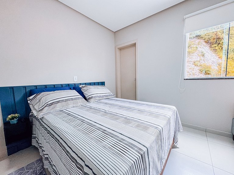 Casa c/ 2 Suítes, Churrasqueira/ Próx. Shoppings