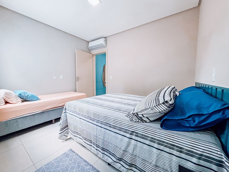 Casa c/ 2 Suítes, Churrasqueira/ Próx. Shoppings