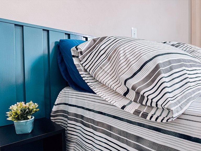 Casa c/ 2 Suítes, Churrasqueira/ Próx. Shoppings