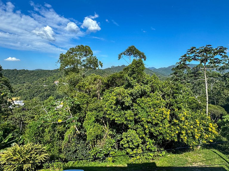 Apto com 2 quartos- a 5 minutos do centro