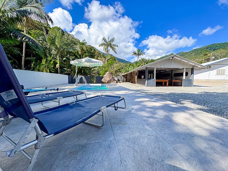 Casa p/ até 15 pessoas Piscina + Churrasq + Sinuca