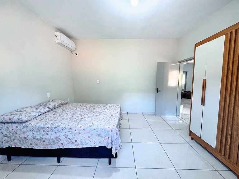 Casa p/ até 15 pessoas Piscina + Churrasq + Sinuca