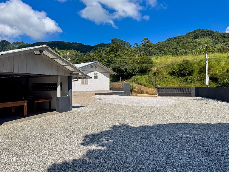 Casa p/ até 14 pessoas Piscina + Churrasq + Sinuca