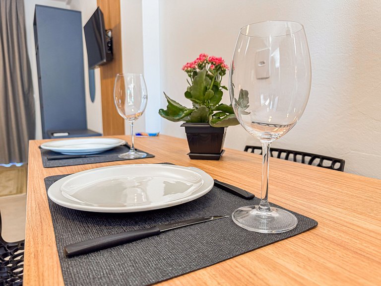 Conforto no centro,até 4 pessoas e vaga de garagem