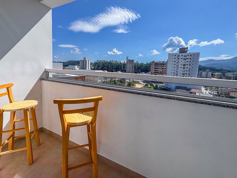 Flat completo p/ até 3 ao lado da faculdade