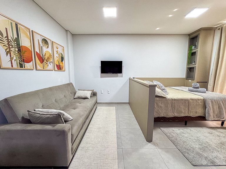 Flat completo p/ até 3 ao lado da faculdade