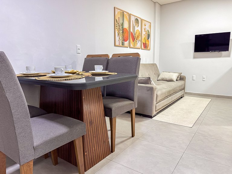 Flat completo p/ até 3 ao lado da faculdade