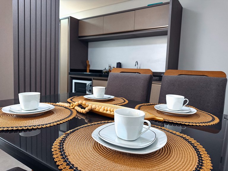 Flat completo p/ até 3 ao lado da faculdade