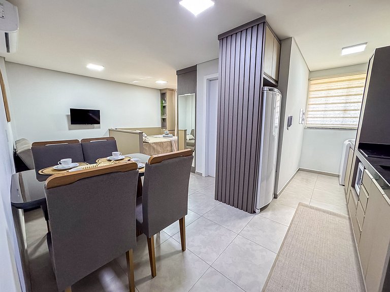 Flat completo p/ até 3 ao lado da faculdade