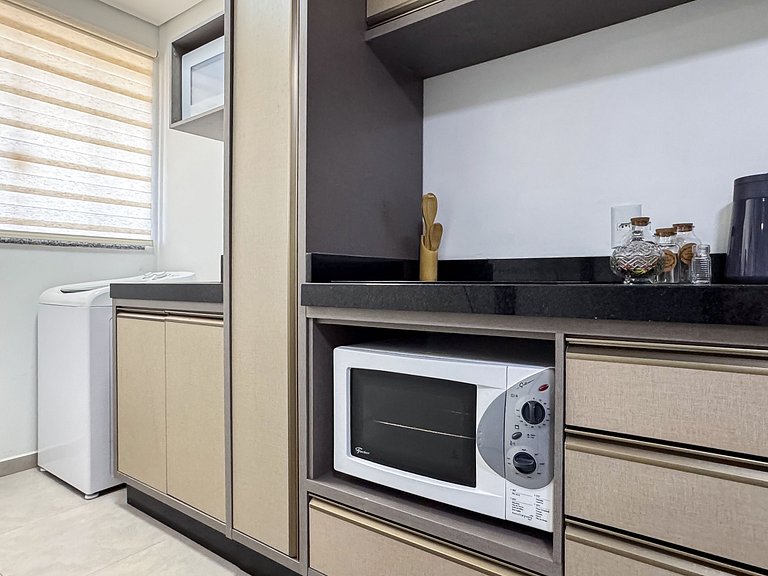 Flat completo p/ até 3 ao lado da faculdade