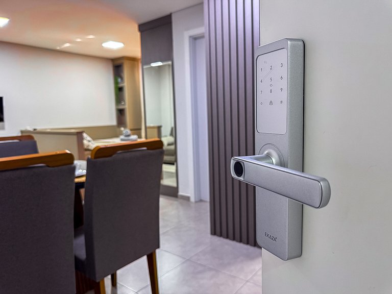 Flat completo p/ até 3 ao lado da faculdade