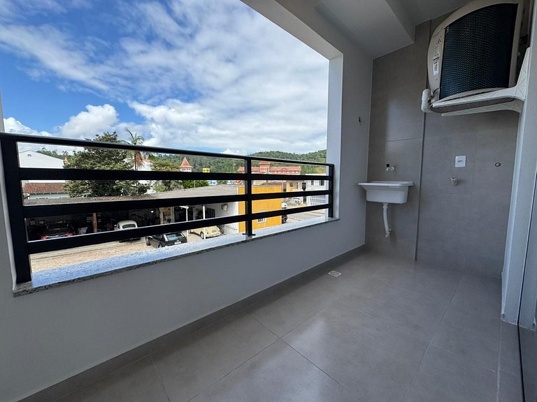 Apto Centro p/ 4 | varanda + garagem