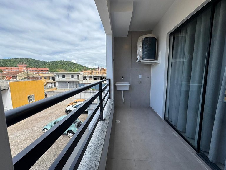 Apto Centro p/ 4 | varanda + garagem