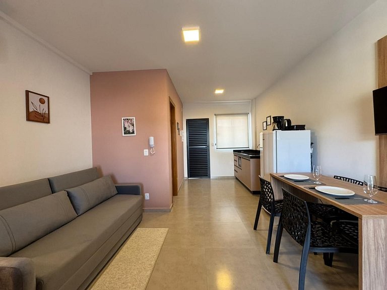 Apto Centro p/ 4 | varanda + garagem