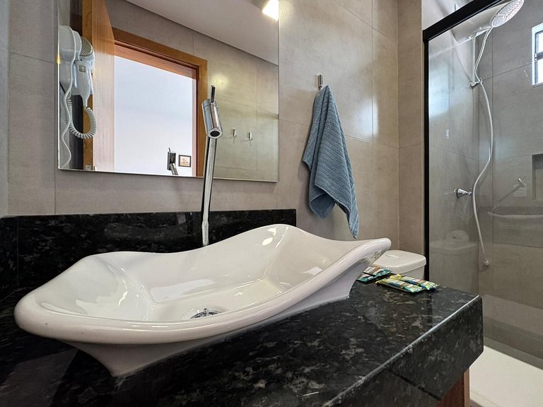 Apto Centro p/ 4 | varanda + garagem