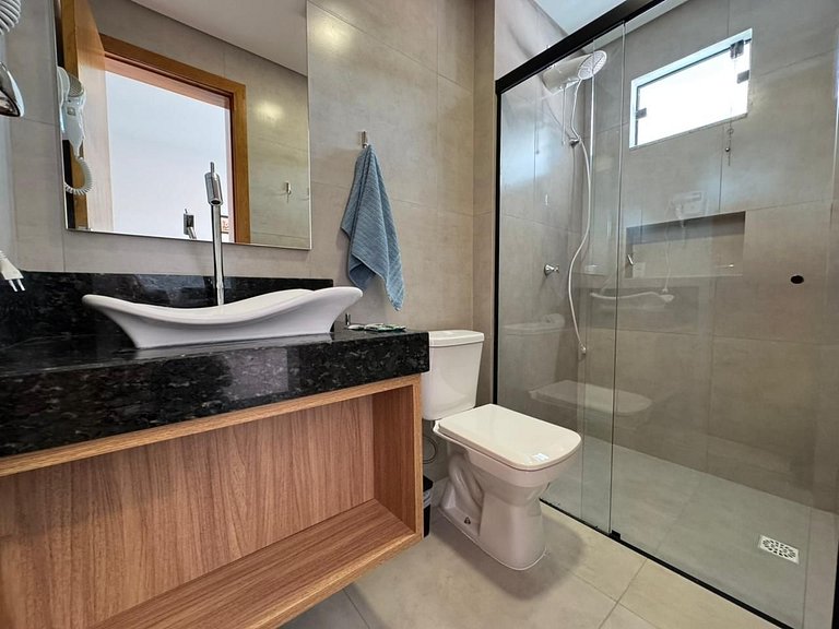 Apto Centro p/ 4 | varanda + garagem