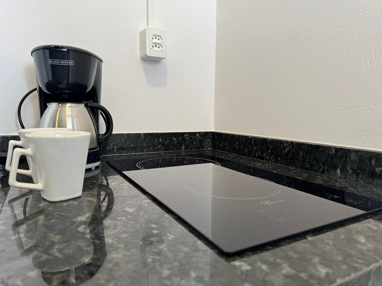 Loft no Centro c/ mezanino e vaga p/ 4 p