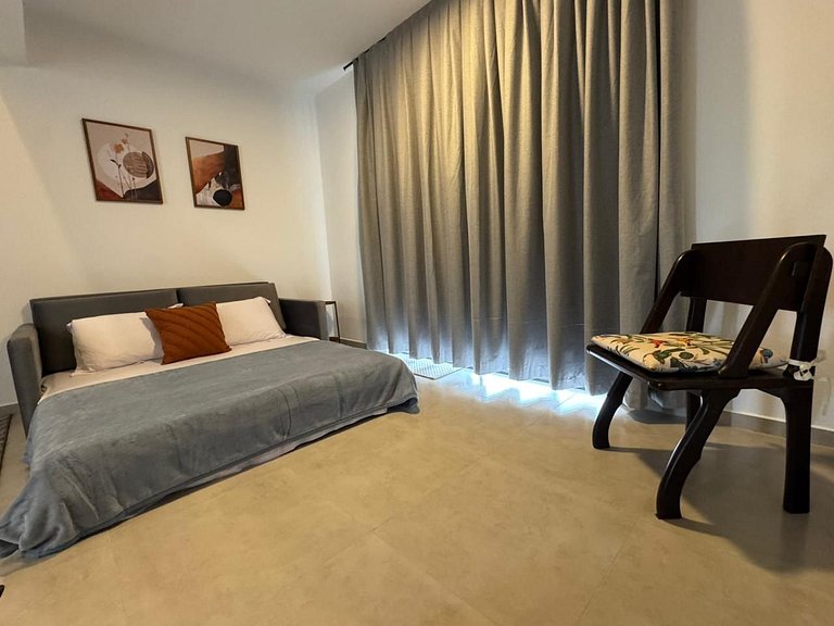 Loft no Centro c/ mezanino e vaga p/ 4 p