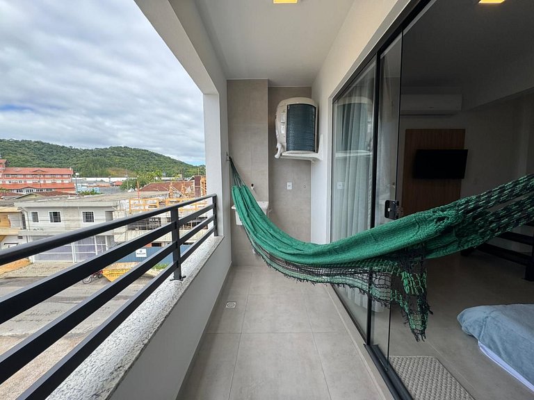 Loft no Centro c/ mezanino e vaga p/ 4 p