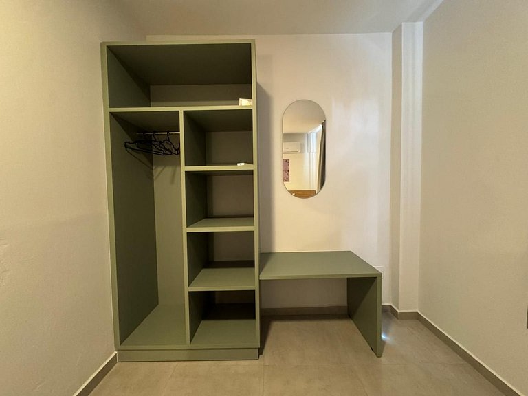 Loft no Centro c/ mezanino e vaga p/ 4 p