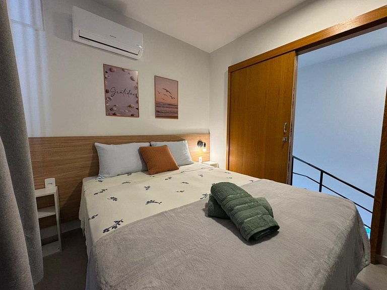 Loft no Centro c/ mezanino e vaga p/ 4 p