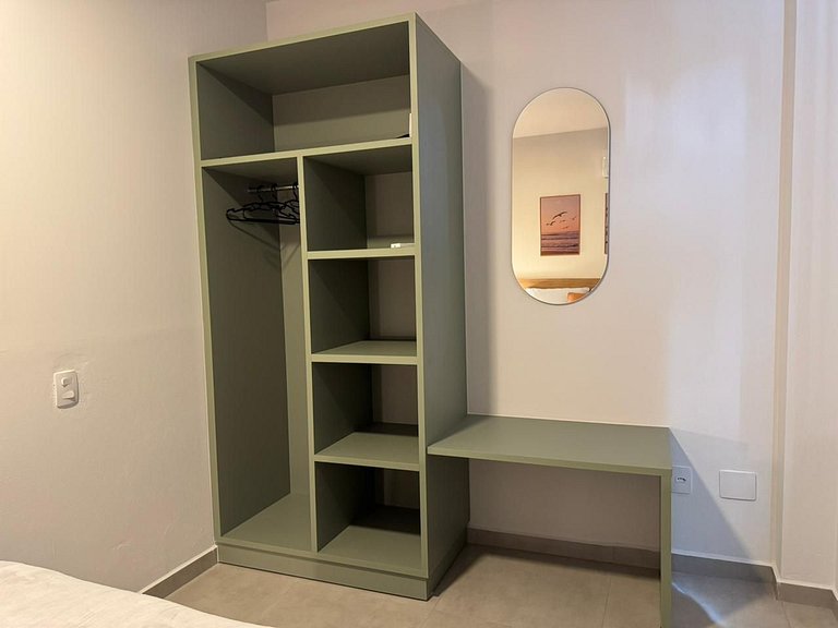 Loft no Centro c/ mezanino e vaga p/ 4 p